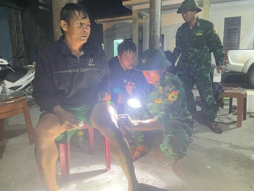 Bộ đội Biên phòng tỉnh Quảng Bình kịp thời cứu nạn 3 ngư dân